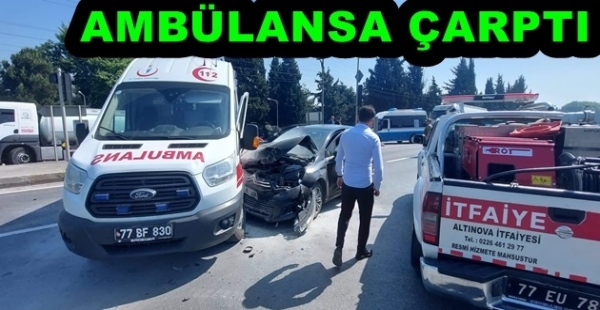 HASTA GÖTÜREN AMBULANSA ÇARPTI
