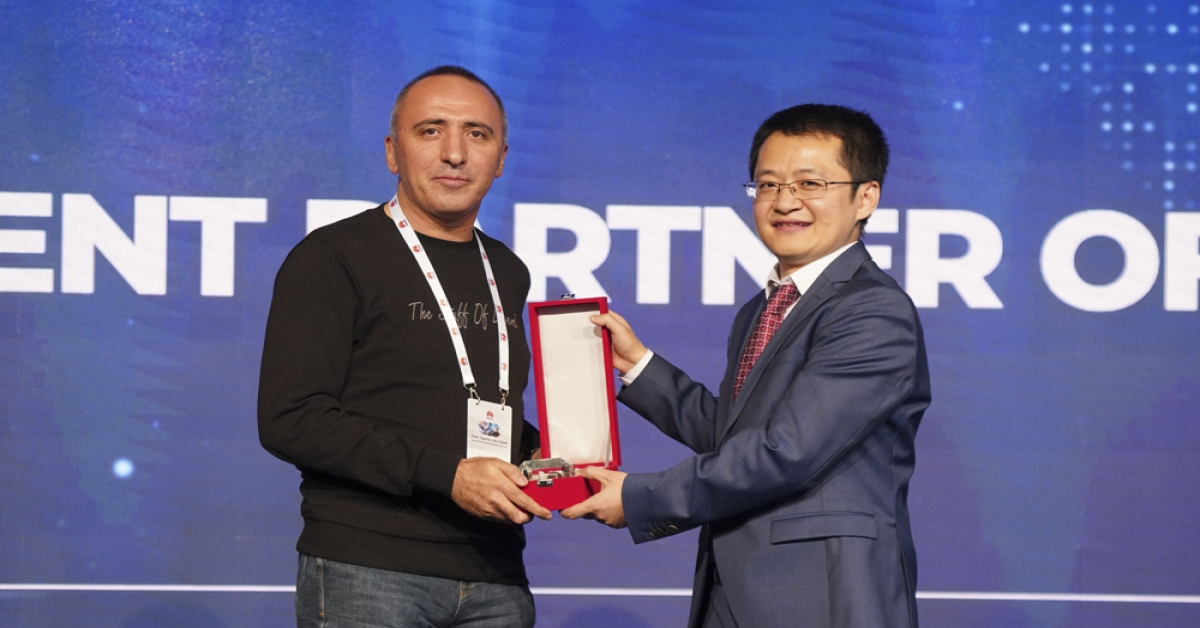 HUAWEİ ÖDÜLÜ BU SENEDE YALOVA ÜNİVERSİTESİNE