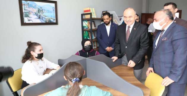 İHO KÜTÜPHANESİ AÇILDI