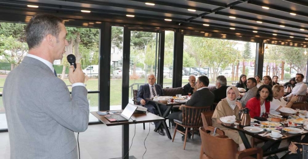 İK 'LAR ÇİFTLİKKÖYDE TOPLANDI