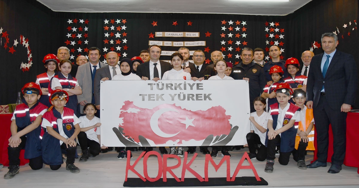 İSTİKLAL MARŞI 102 YILDIR UNUTULMUYOR