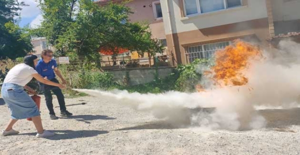 İTFAİYE YANGIN EĞİTİMİ VERDİ