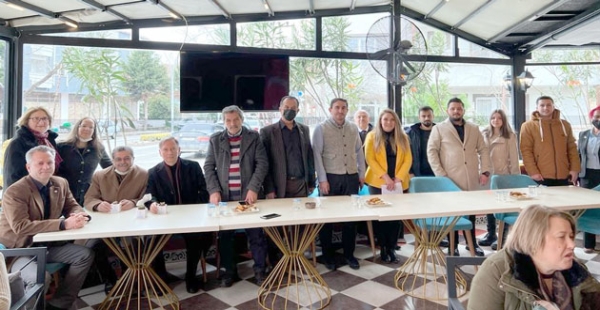 ​İyi Parti Kadınlar günün kutladı