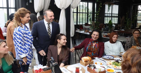 KADIN GİRİŞİMCİLERİ DİNLEDİ