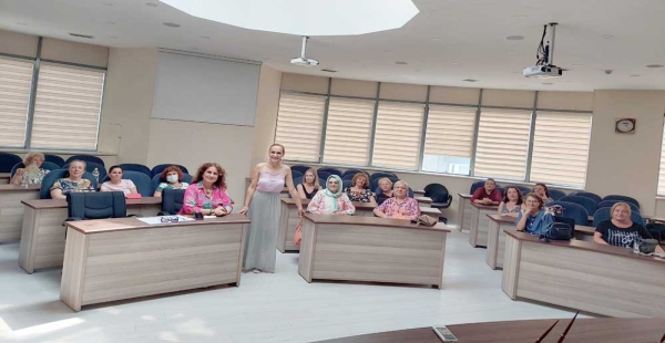KADIN VE AİLE KONULARINI KONUŞTULAR