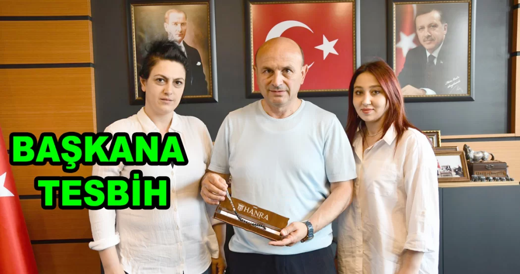 Kadınlardan Başkana hediye tesbih