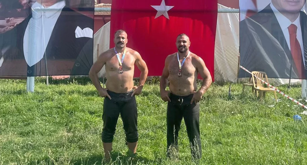 Kaya kardeşler kürsü yaptı
