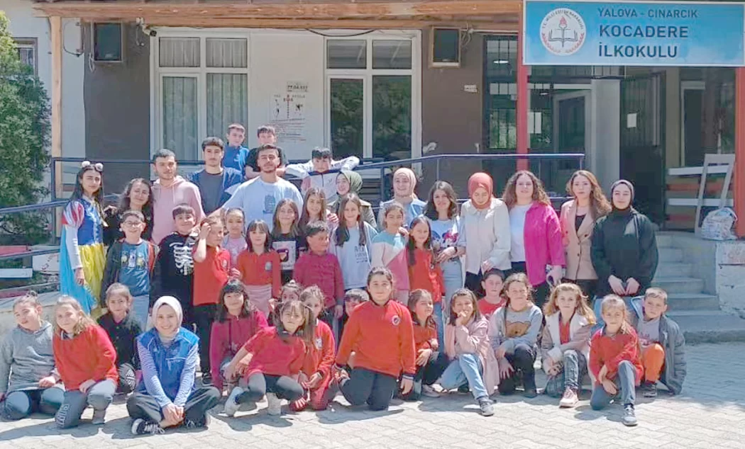 KOCADERE OKULUNUNA VE ÖĞRENCİLERE DESTEK VERİLER