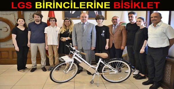 LGS BİRİNCİLERİNE YALOVA'DA BİSİKLET VERİLDİ