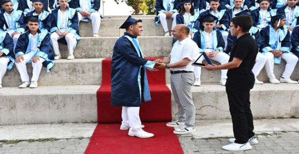 LİSELİ DENİZCİLER MEZUN OLDU