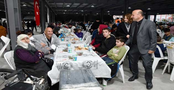 ​MAHALLELİ İFTARDA BULUŞTU