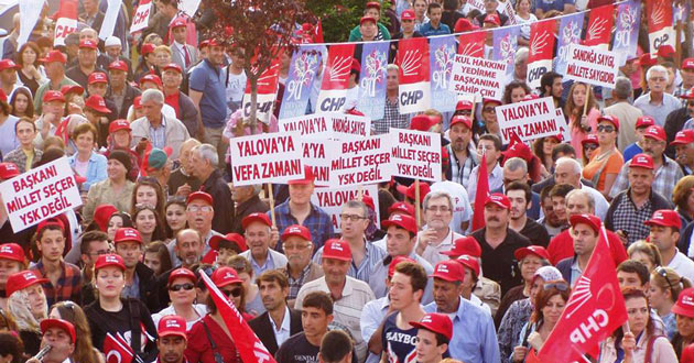 MEŞALELER İLE VEFA SALMAN'A DESTEK VERDİLER