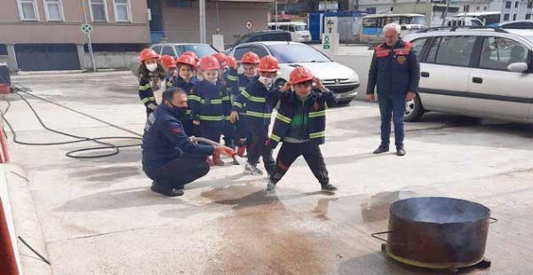 Minikler itfaiyecilik öğrendi
