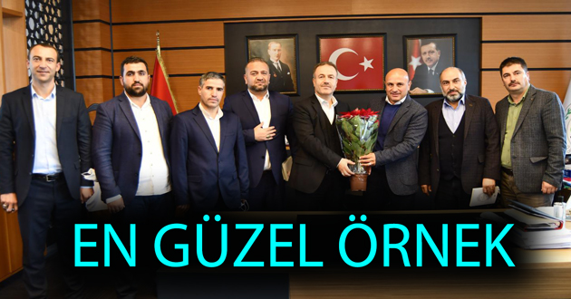Müftülükten başkan Oral'a hediye kitap