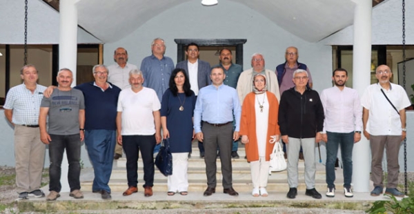 MUHTARLAR VATANDAŞLA KÖPRÜDÜR