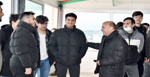 MYO öğrencilerine sucuk ekmek