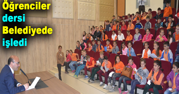 Öğrenciler dersi Belediyede işledi