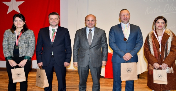 ÖĞRETMENLER GÜNÜ COŞKUYLA KUTLANDI