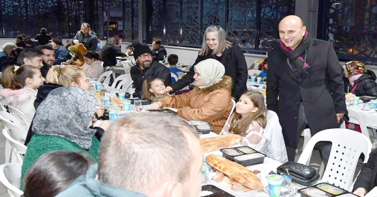 Oral Cumhuriyet Mahallesi iftarında buluştu