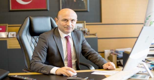 Oral meslektaşlarını kutladı