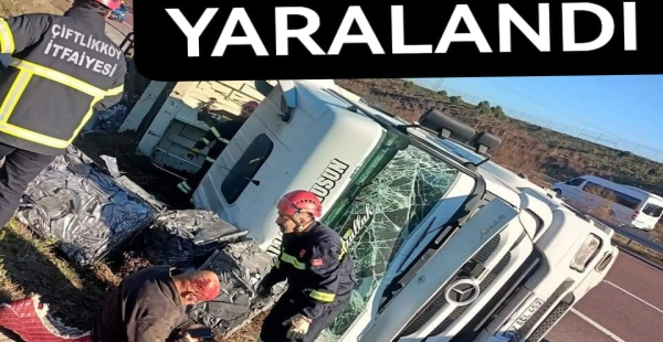 OTOYOLDA TIR DEVRİLDİ