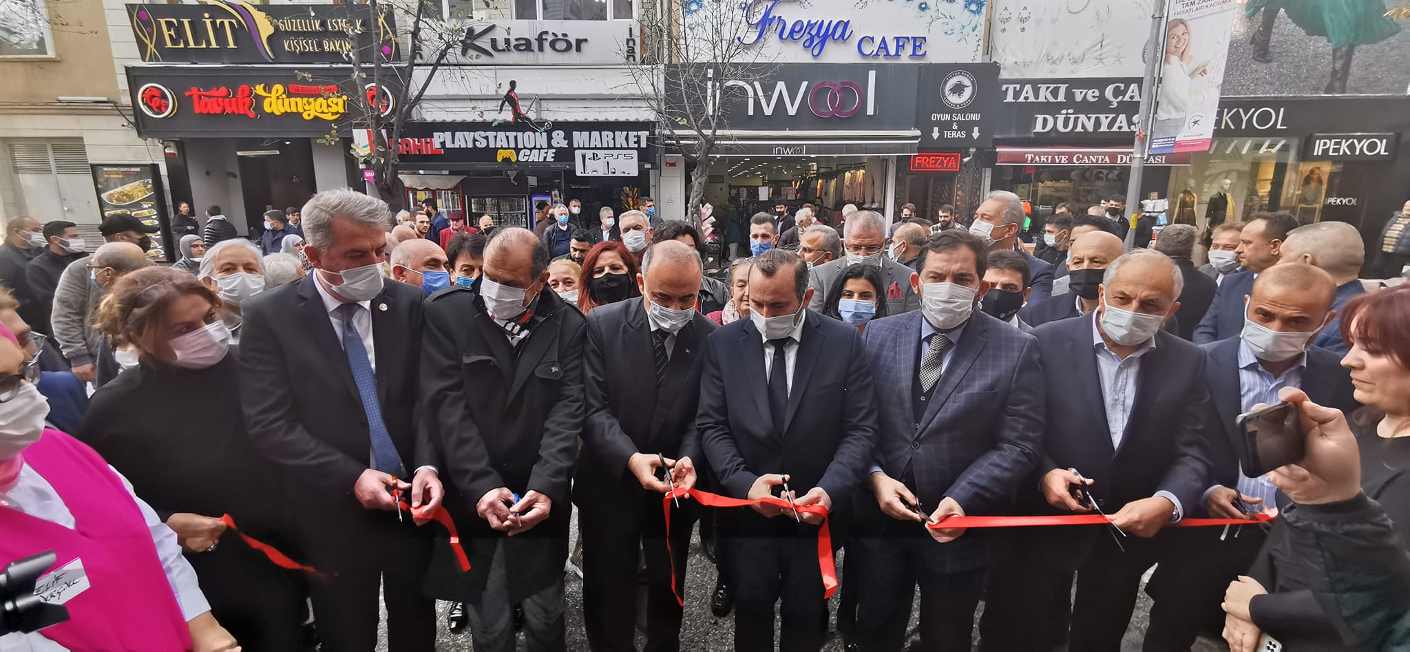 ÖZEL ÇOCUKLAR FOTOĞRAF SERGİSİ AÇTI