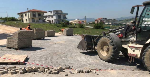 ​PARKE YOL YAPIMINA DEVAM