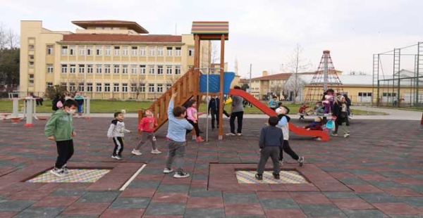 ​PARKLAR YENİLENİYOR