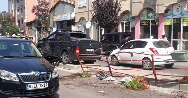 Refüje çarptı durdu
