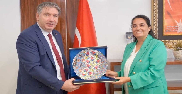 REKTÖRDEN BAŞSAVCIYA TEBRİK
