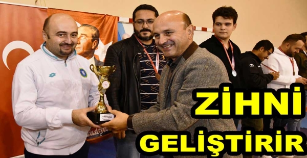 SATRANÇ ZİHNİ GELİŞTİRİR