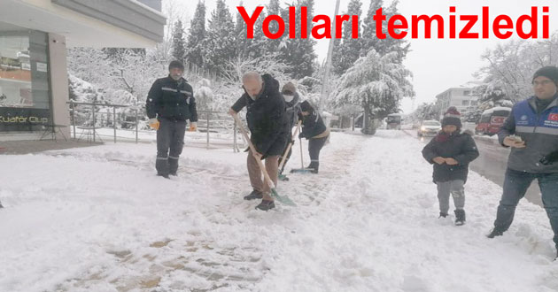 Silpagar kar temizliğine katıldı