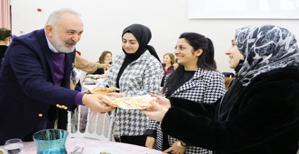 ​SİLPAGAR'DAN KADINLARA KARANFİL