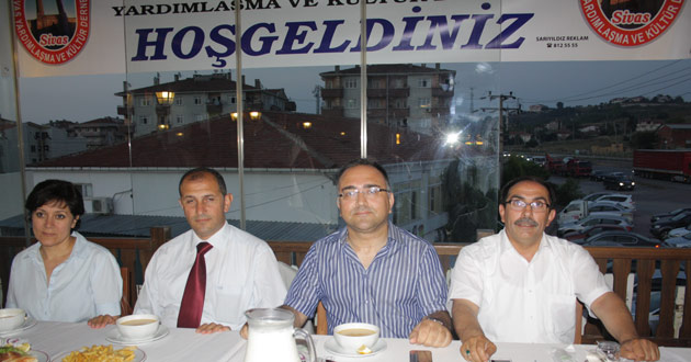 SİVAS' LI LAR  İFTARINDA BULUŞTU