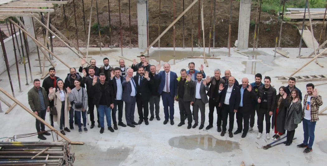 Siyasiler seçim öncesi Tufag'ı ziyaret etti