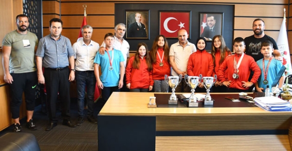 SPORA DESTEK VERİYORUZ