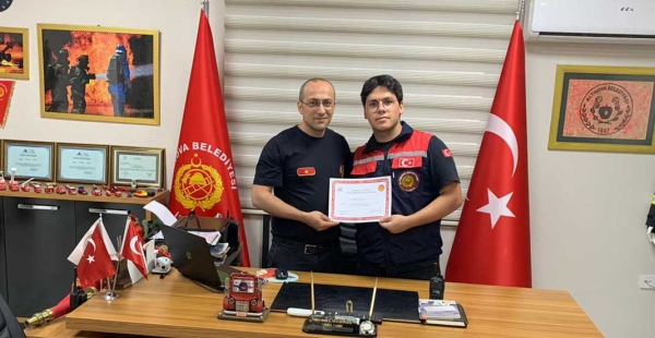 STAJYER İTFAİYECİ BELGESİNİ ALDI