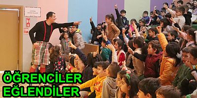 ÇOCUK TİYATROSU EĞLENDİRDİ