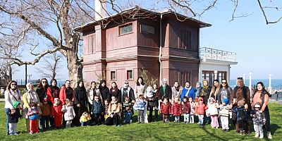 ÇOCUKLAR YÜRÜYEN KÖŞK’Ü GEZDİLER