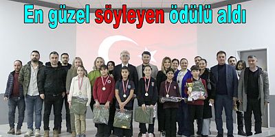 İSTİKLAL MARŞINI GÜZEL OKUYANLAR ÖDÜLLERİNİ ALDI