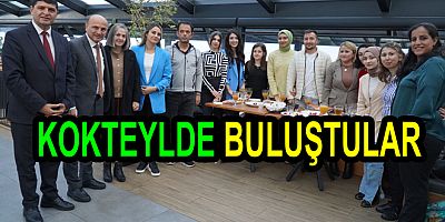 ÖĞRETMENLER KOKTEYLDE BULUŞTU