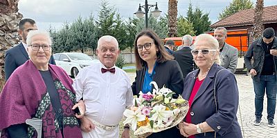VALİ HÜLYA KAYA YAŞLILARI UNUTMADI