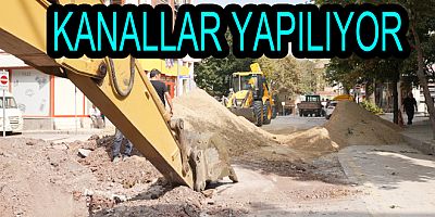 YAĞMUR KANALLARI YENİLENİYOR