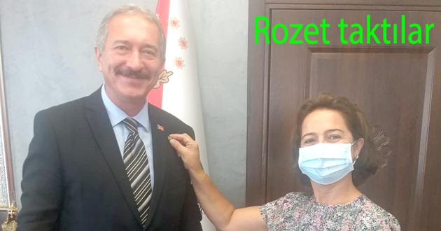 ​Tema Topaloğlu’na rozet taktı