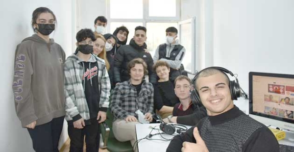 TOBB LİSESİ RADYO KURDU
