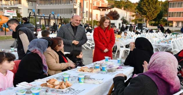 ​TOPLU İFTARLAR ÇOCUKLARIMIZI EĞİTİYOR