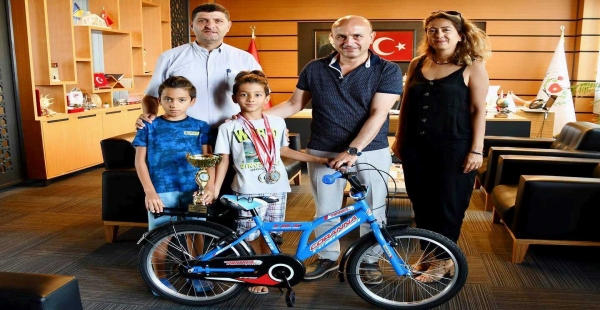 TÜRKİYE 2. OLDU BİSİKLETİ KAPTI