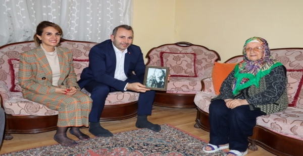 TUTUK AİLESİ YAŞLILARI UNUTMADI