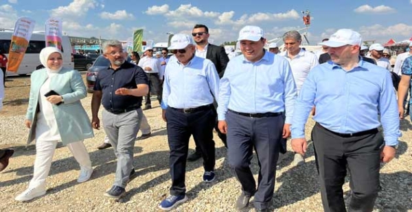 TUTUK AK PARTİ UŞAK PROGRAMINDA