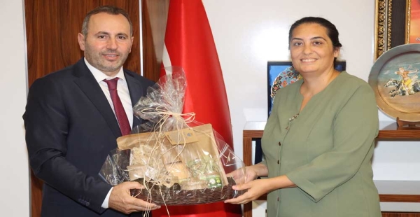 TUTUK SAVCIYI TEBRİK ETTİ